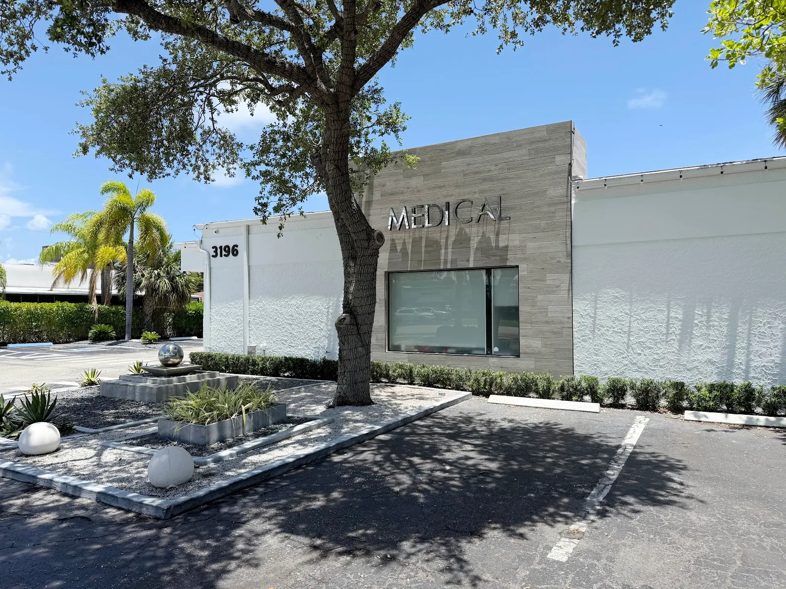 Rofé Medical: Dr. Peter Harvey | Dr. Sasson Moulavi